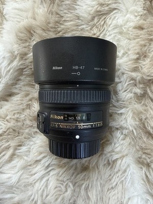Nikon AF-S NIKKOR 50mm f/1.8G Lens Nikon F Mount w/ Genuine HB-47 Hood