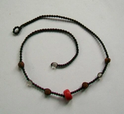 Handgefertigter Echtschmuck mit Korallen-Hauptstein