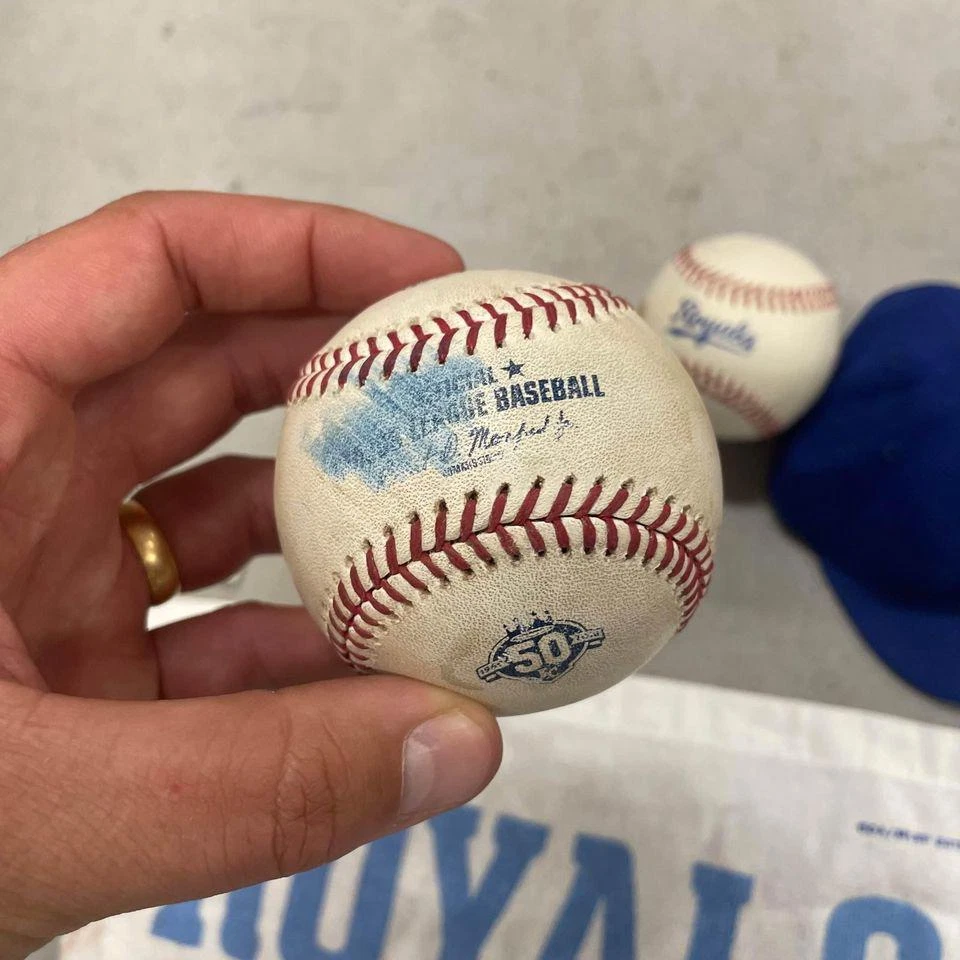 Juego de 8 toallas de béisbol KC Kansas City Royals sombreros taza postemporada hombre cueva botín Foto 3 de 4