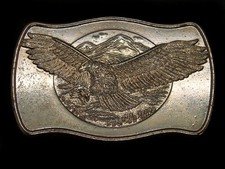 TE15108 VINTAGE 1970s BALD EAGLE ART GOLDTONE BELT BUCKLE