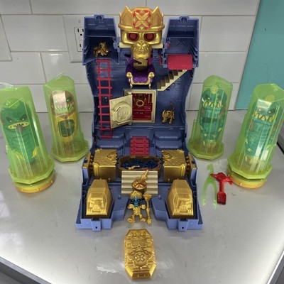 Moose Toys Treasure X King's Gold Playset With Four Extra Aliens And Hosts