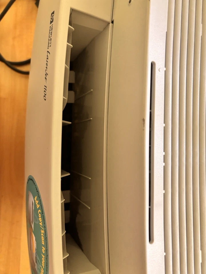 HP LaserJet 1100 Monochrome Laser Printer C4224A. 18 Mbyte - Image 4 of 4