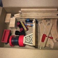 Thomas  Friends Train Themed Box Dart Dan Wooden