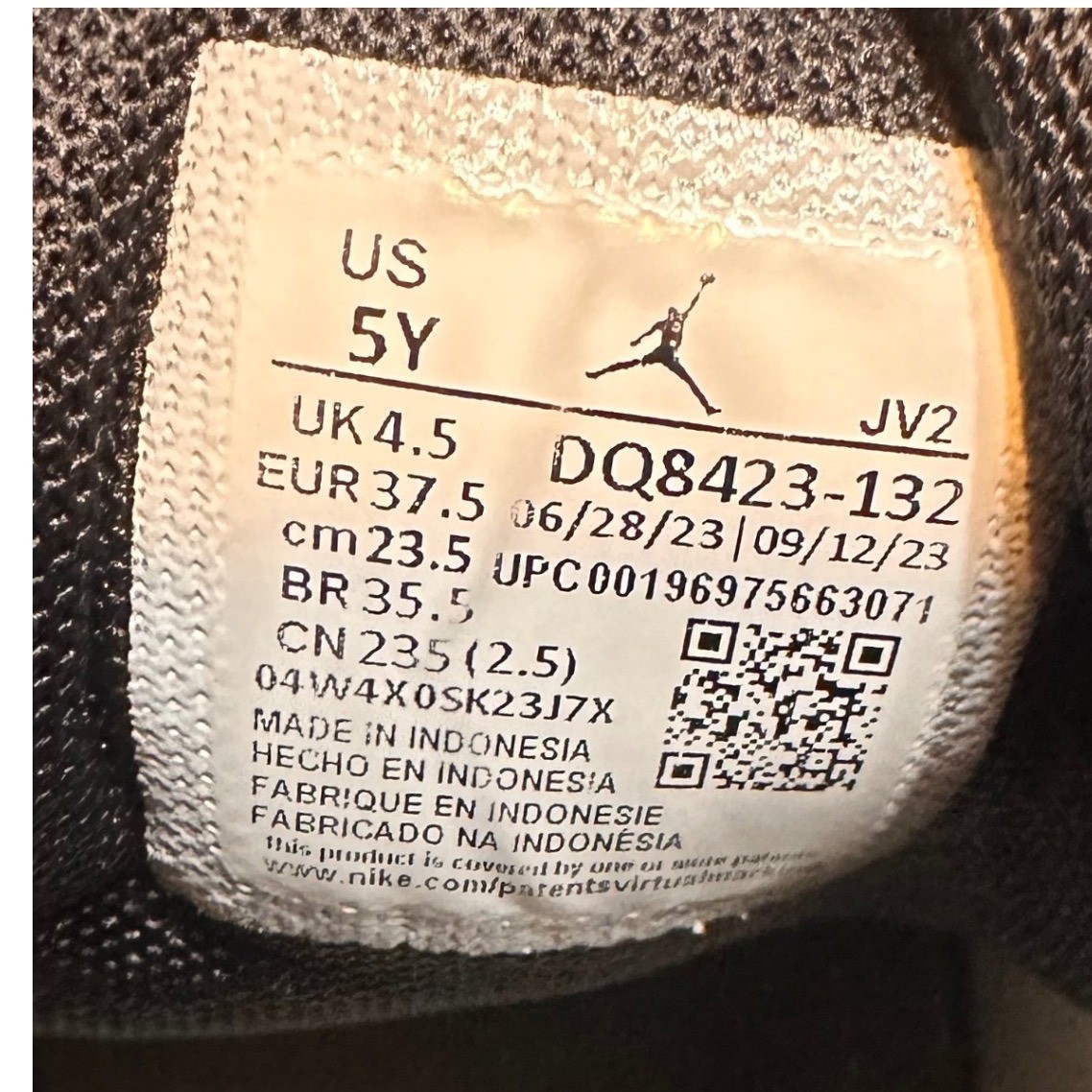 Air Jordan 1 Mid White Black- Youth Sneakers 2023  DQ8423-132 Shoes Size 5Y thumbnail 10