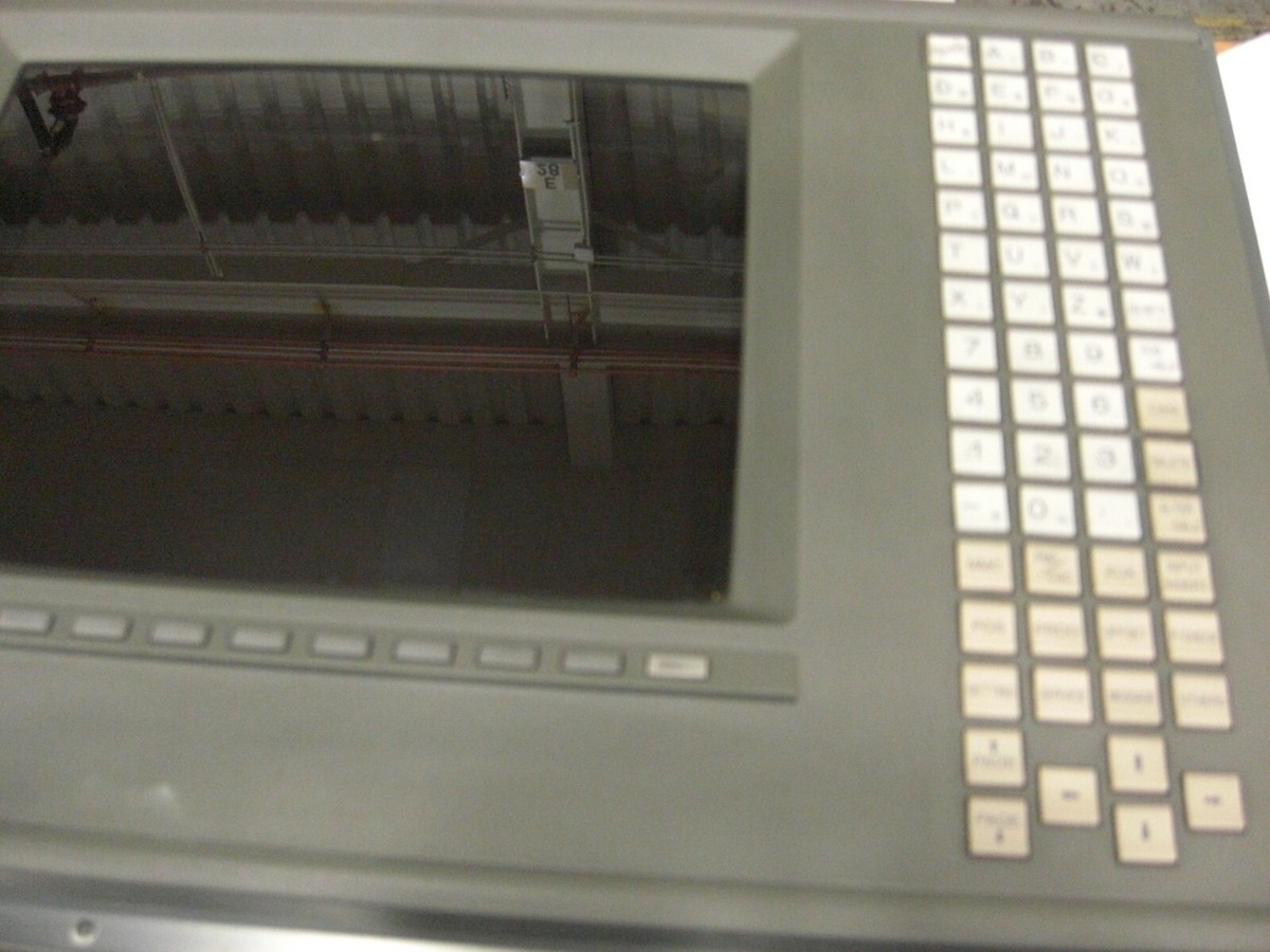 Fanuc 14 inch CRT/MDI A02B-0163-C322 Series 15-T, w/ A61L-0001