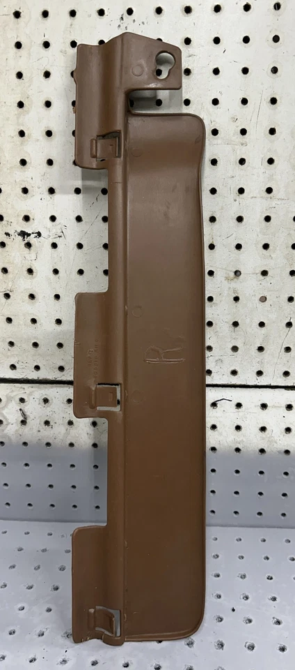 Buick Electra 1973 retenedor de cinturón de seguridad techo derecho soporte de cinturón de seguridad Foto 2 de 3