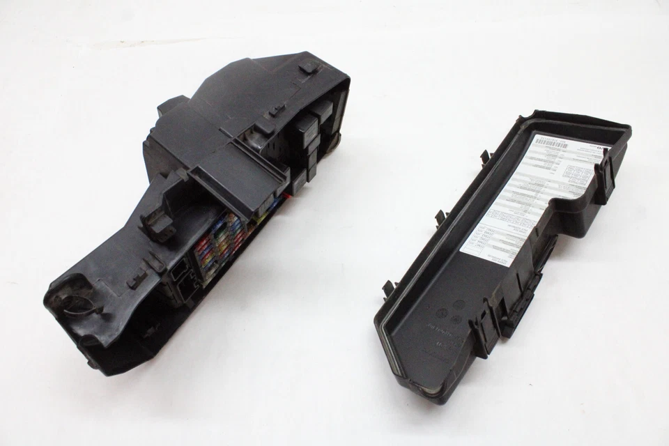 2003 VOLVO S60 ENGINE FUSEBOX OEM 9494210 FACTORY 03 - Image 3 of 4