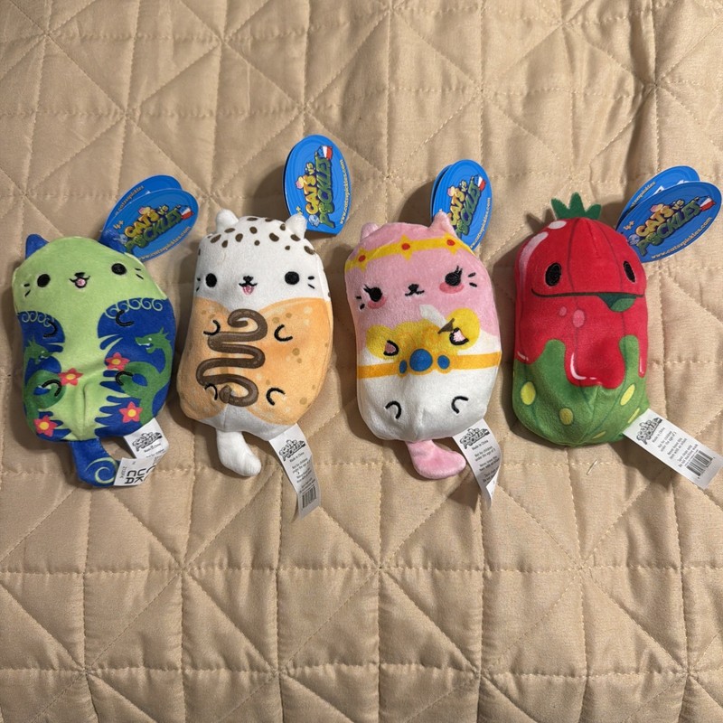 Cat Vs Pickles Lot NWT  Bean Bags Tamburi, Cannoli Cat, Barry Glaze, Amazonia