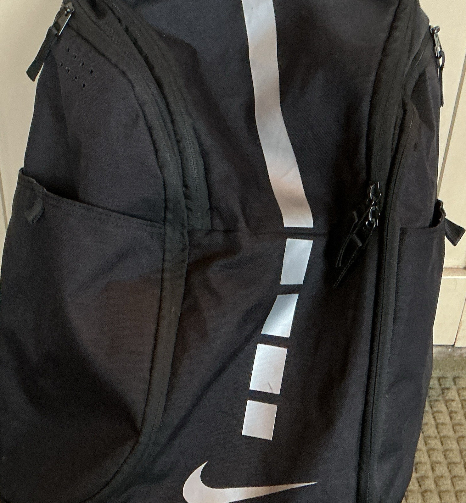 Nike Elite Black Backpack Zip Closure Logo Accent Unisex Adults Pre-Owned