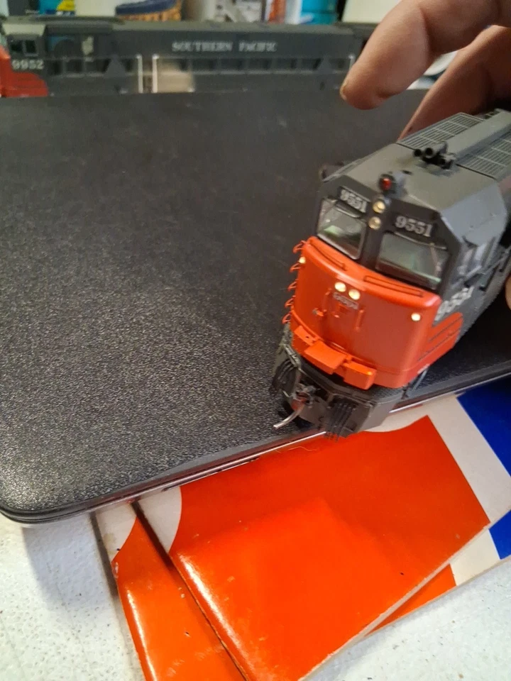 HO SCALE ATHEARN GENESIS GE U50 SOUTHERN PACIFIC SP #9951 G41079 - Image 4 of 4