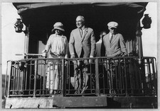 Photo:Warren G. Harding Wife Gardner on Northern Pacific Train 1923