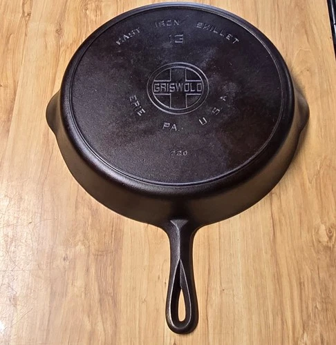 RARE GRISWOLD 13 CAST IRON SKILLET #13  720  Great Condition