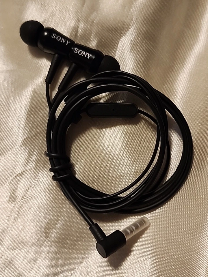 4 auriculares magnéticos intrauditivos Sony con control de reproducción y pausa MDR-EX750 Foto 2 de 4
