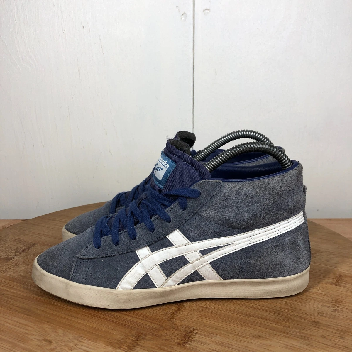 Ona suka hotsell tiger shoes