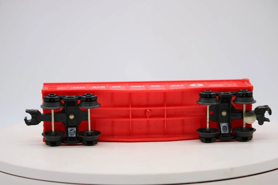 6-9340 ILLNOIS CENTRAL GULF RED PLASTIC LIONEL GONDOLA O Gauge 1:48 Scale - Image 2 of 4