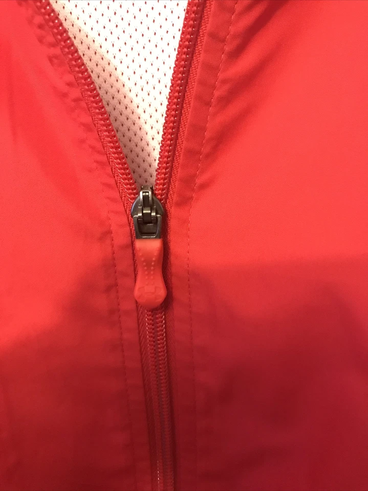 MEN Under Armour Wind  Jacket  XLT    Full Zip  RED  long sleeve big & tall - Image 3 of 4