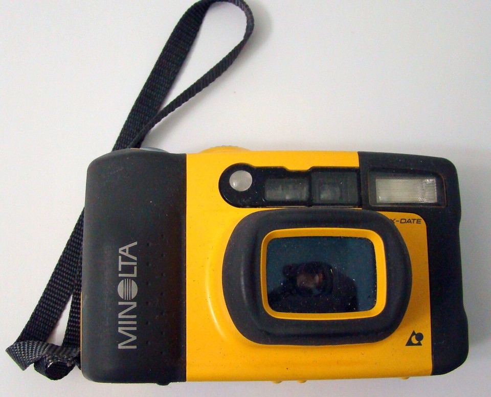 Vtg Minolta Weathermatic Underwater 35 MM Film Camera & Case for Parts