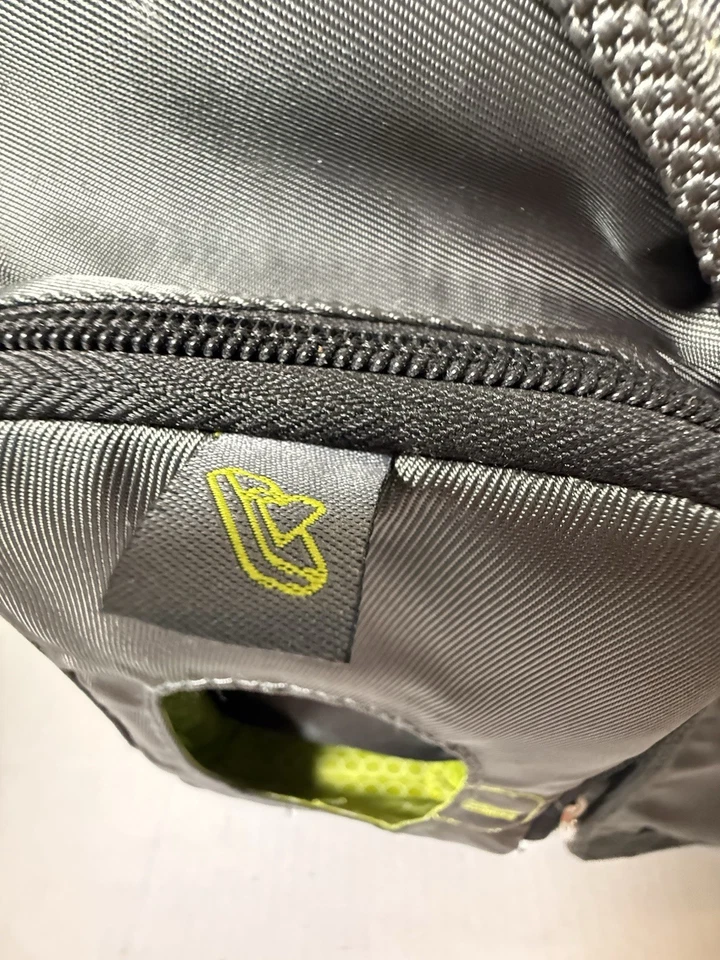 Fisher Price Deluxe Bolsa de Pañales Mensajero, Enfriador de Biberones y Dispensador de Toallitas Bebé Foto 3 de 4