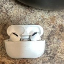 Apple AirPods Pro Wireless Bluetooth In-Ear Earbuds White with Charging Case