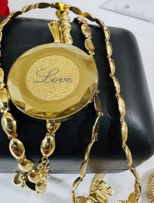ゴールドの「Love」ペンダント New 18K K18 Japan Gold Love Pendant Necklace 17.5”/17” long 4mm