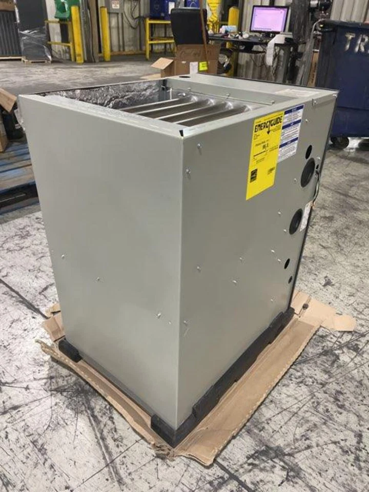 American Standard S9X1C100D5PSBA 100,000 Btu ECM Downflow Gas Furnace 96% 210985 - Image 2 of 4