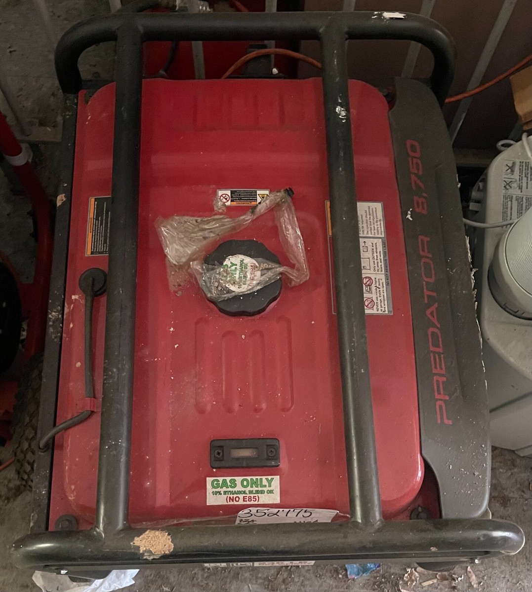 The PREDATOR® 8750W Starting, 7000W Running Generator (Pick Up