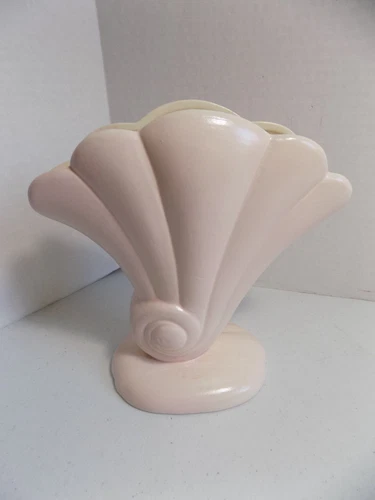 Red Wing, Pink, Seashell Fan Vase, USA