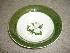  AMERICAN LIMOGES TRIUMPH BOWL, TRILLIUM FLOWER, 22K GOLD ON GREEN BORDER