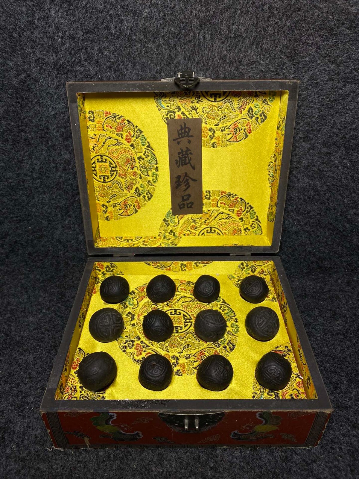 Antique imperial agarwood Buddhist prayer beads set, housed in a