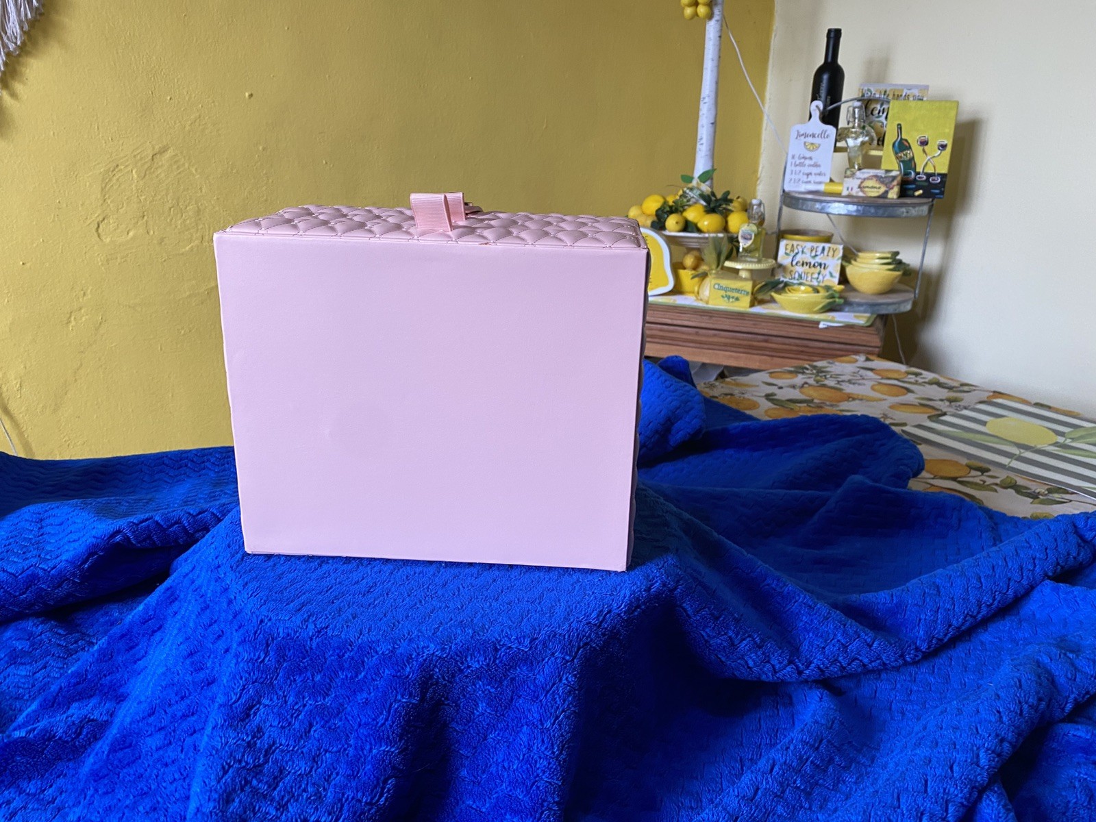 Gold Chain Box Pattern Charlotte Tilbury Limited Edition Pink Jewelry Box | eBay