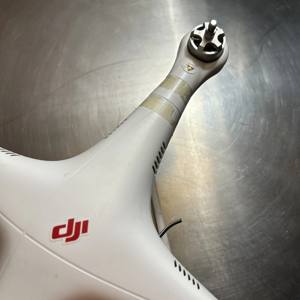 DJI Phantom 2 PZ331 drone For Parts - Image 3 of 4