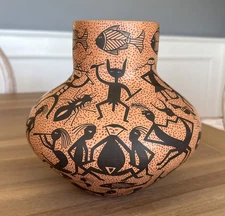 Mata Ortiz Pottery FABIOLA SILVEIRA Hand Made Vase Signed 7.5” Erotic Fish Ant