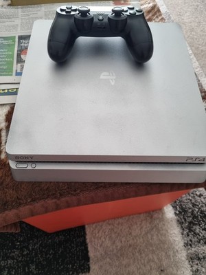 Sony PlayStation 4 Slim Silber