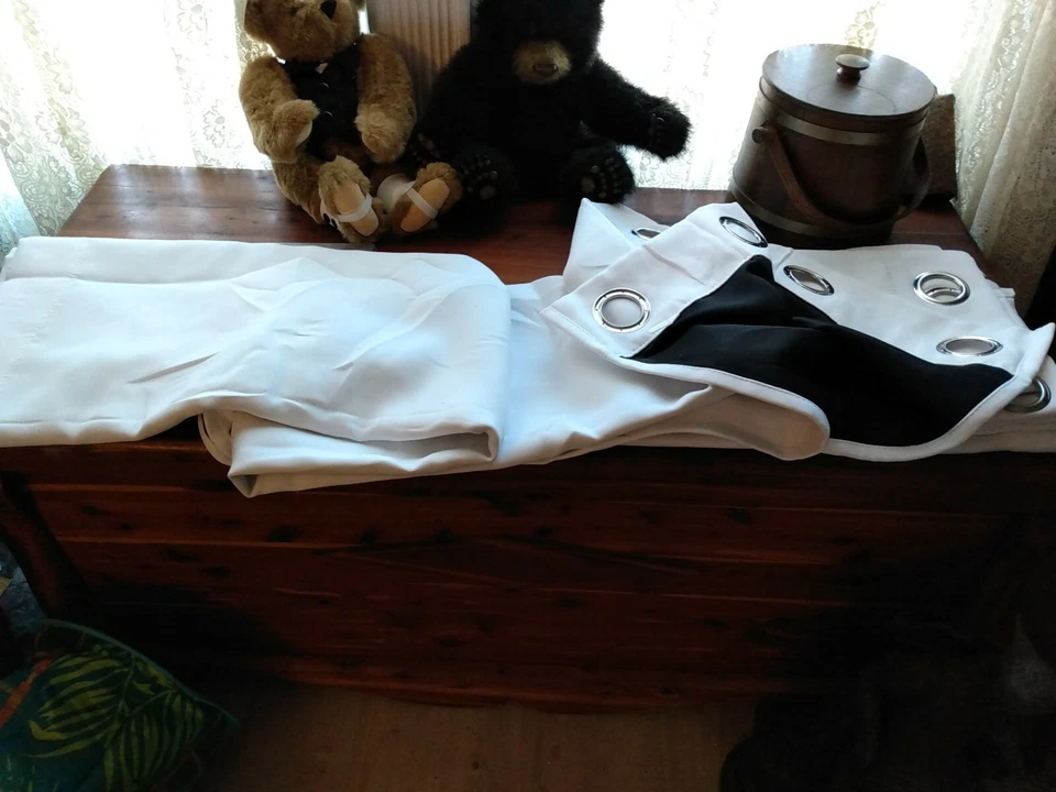 Пара новых черно-белых затемненных штор с люверсами каждая панель 73 дюйма x 40 дюймов - Изображение 2 из 3