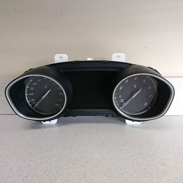 2018 Maserati Levante speedometer gauge instrument cluster 670102035