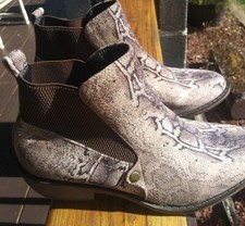 New Dominique Nicole Rashida Women's size 10M Snake Print Ankle Boots .