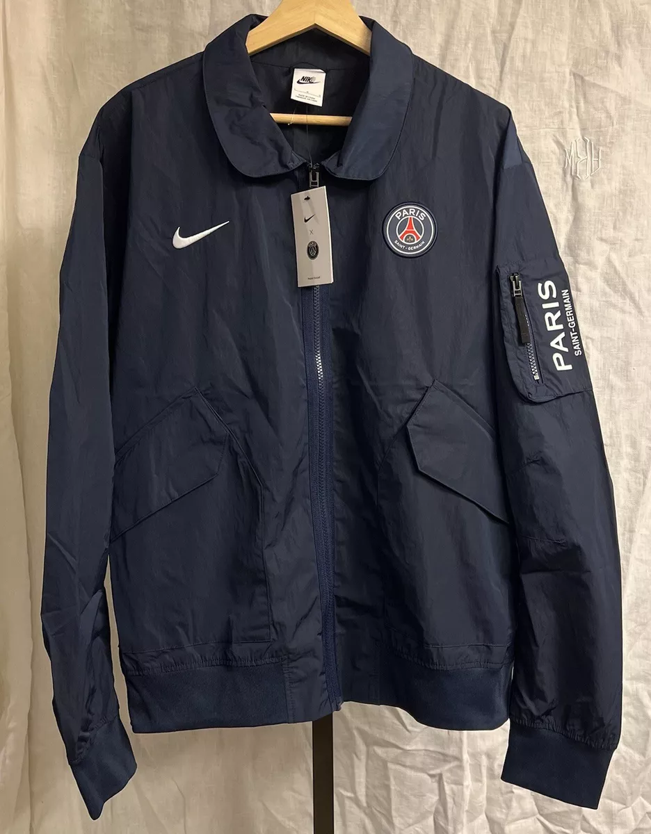 Nike store windbreaker psg