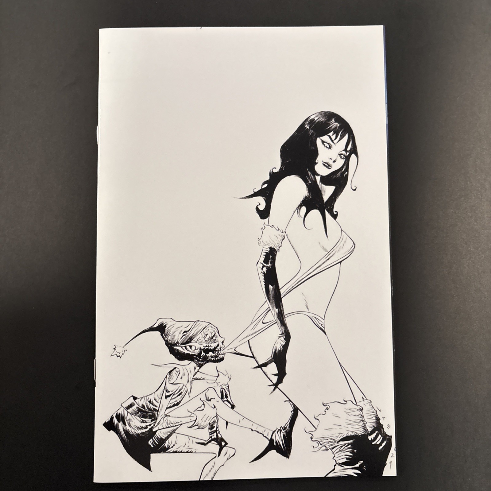 Vampirella Helliday 2024 Special #1 Dynamite (2024) 1:20 Variant Jae Lee