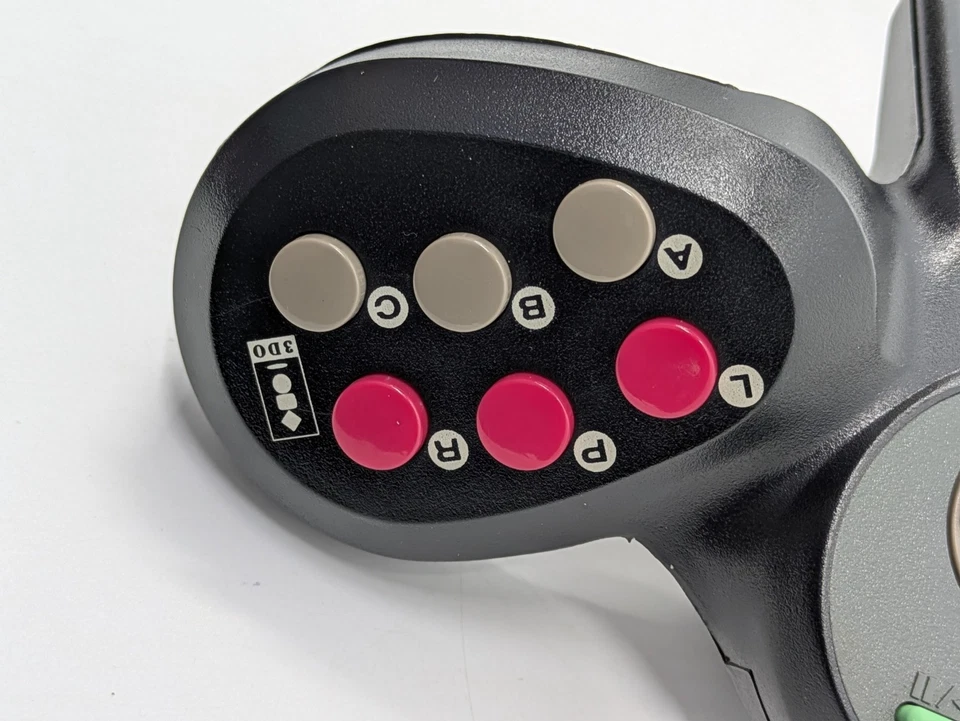 Panasonic 3DO FZ-JJ1XP Capcom Real pad Solidier 6 Button Controller Pad Tested - Image 4 of 4