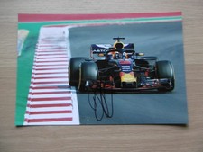 Daniel Ricciardo "Red Bull Racing" autograph signed 20x30 cm picture