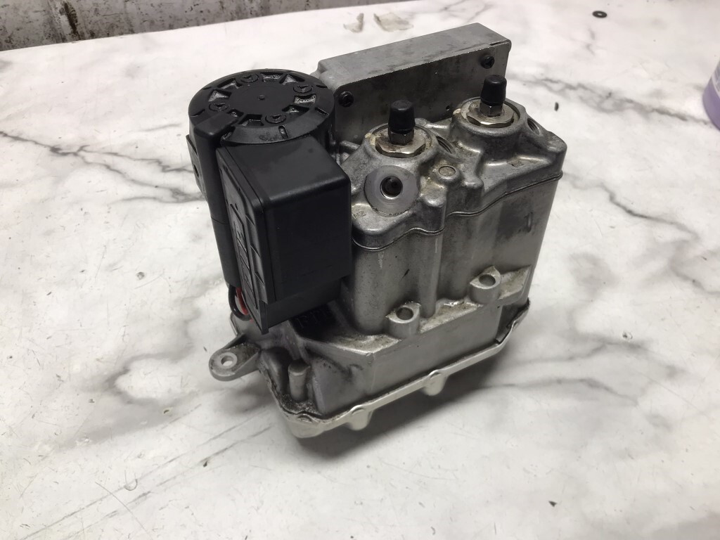 00 BMW R1200 R 1200 C Antilock Anti Lock Brake Pump Module FOR PARTS ONLY