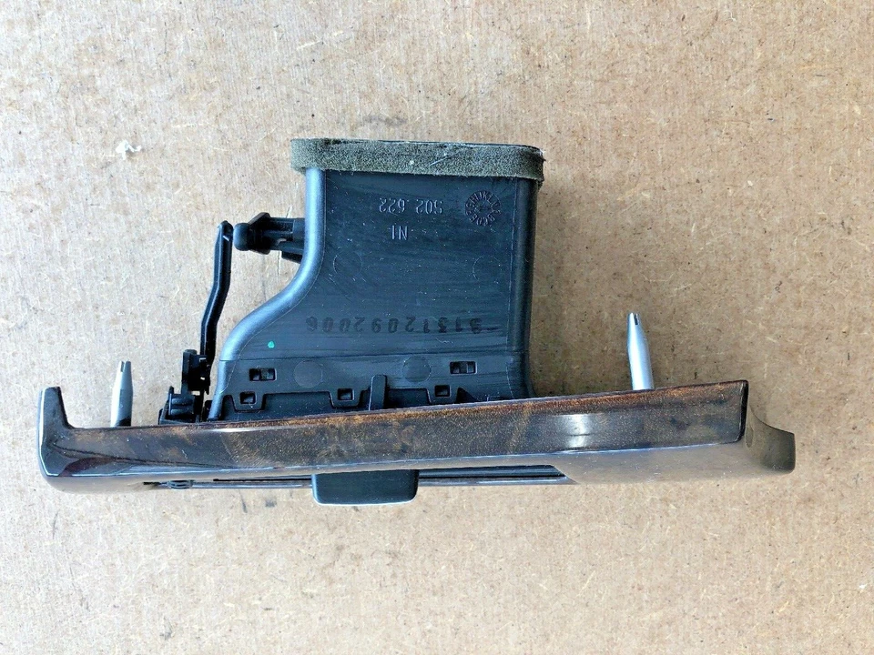 BMW 328i 328xi 335i 335xi 2007-2013 rejilla de ventilación exterior delantera izquierda nogal OEM Foto 4 de 4