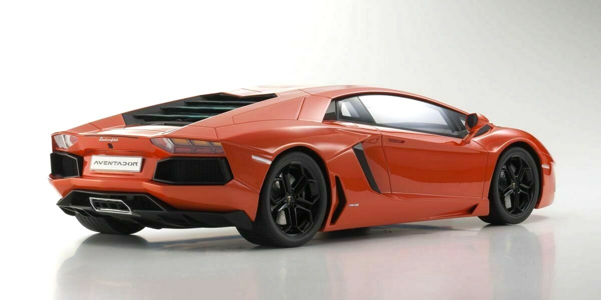 ミニカー Lamborghini Aventador LP 700-4 Amazon.com: Lamborghini Matt Black Aventador LP 700-4 1:38 5