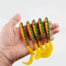 Pack of 4 PVC Curly Lures Flexible Strong Design Multiple Color Universal Baits