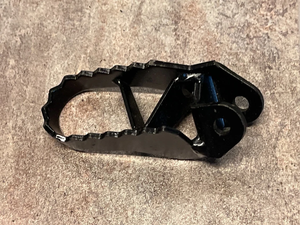 Husqvarna Fussraste 8A0071732 2T CR WR 360 125 250 TE 350 610 WR 125 Footpeg — 第 3/4 张图片