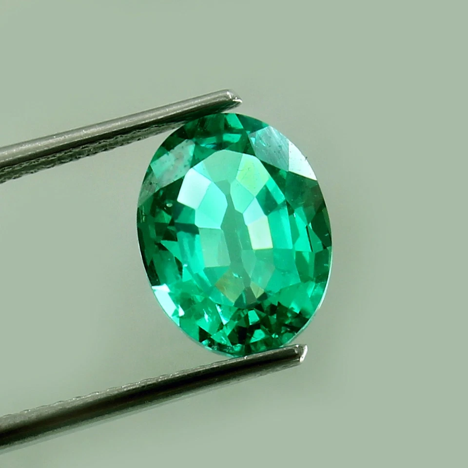 3.60 CT Lab Grown Colombian Hydrothermal Emerald Loose Gemstone Oval Cut 11x8 mm - Image 3 of 4