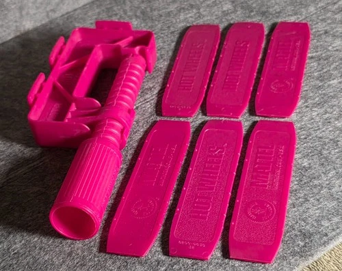 Vintage Hot Wheels Track Part - Track Clamp and 6 Track Joiners