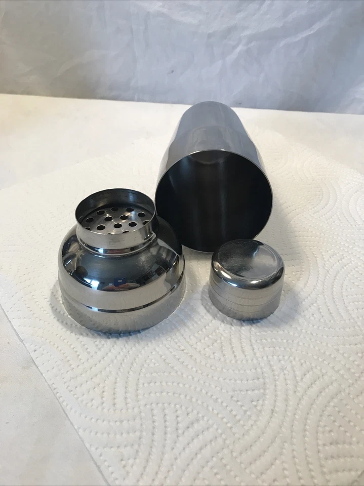 SMIRNOFF COCKTAIL SHAKER 7” STAINLESS STEEL - Image 4 of 4