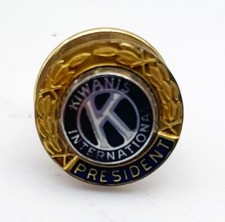 VTG Kiwanis International Gold Tone Club President Lapel Pin Tie Tac 10K