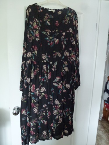Rocha John Rocha Black Floral Design Long-Sleeved Dress - Size 16 - Picture 2 of 4